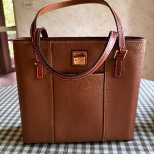 Dooney & Bourke Lexington small Caramel
